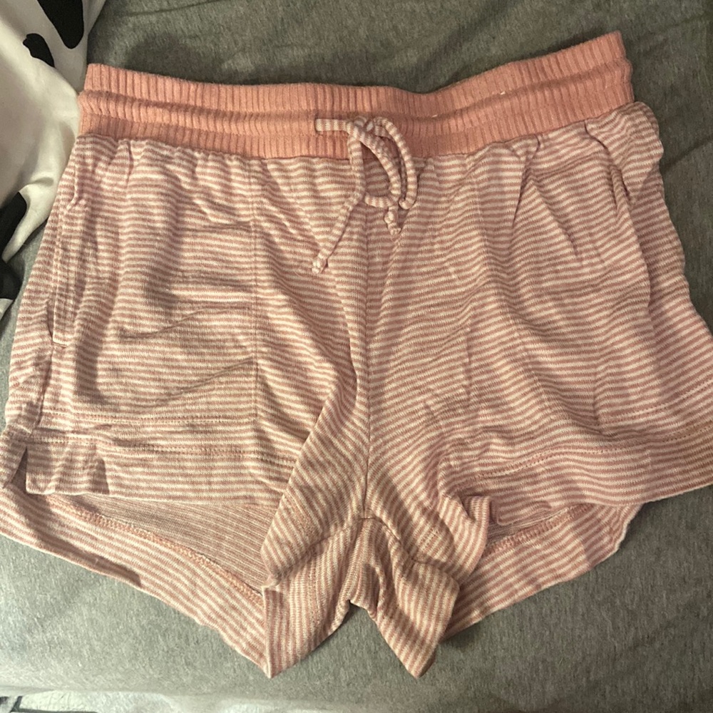 pink shorts